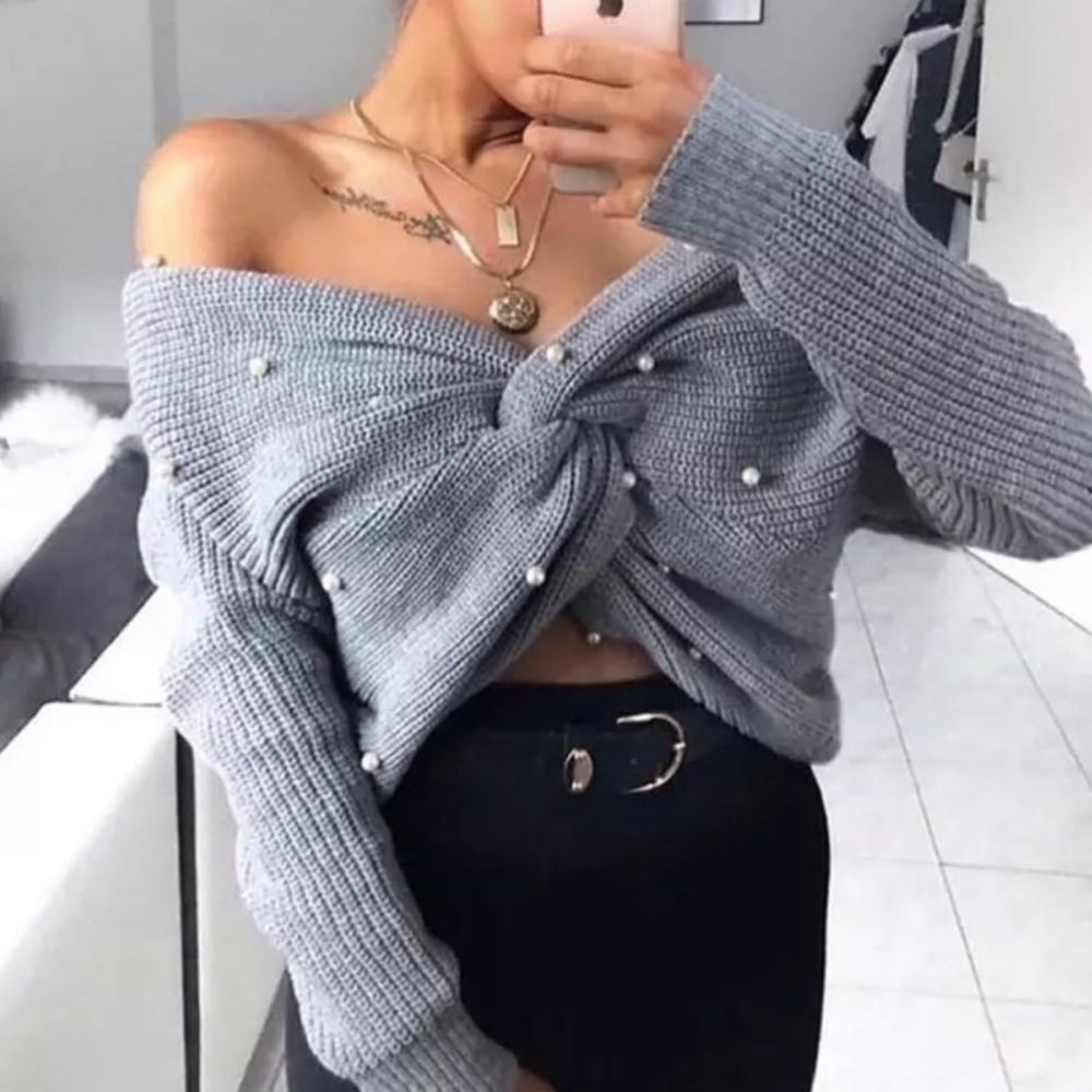 😍Super Cute Charcoal Pearl Twist Sweater - Picture 2 of 2